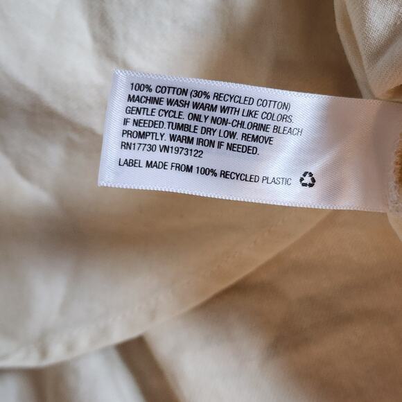 Universal Thread Womens Button Down Shirt Size M Ivory Oversized Fit Long Sleeve - Picture 8 of 11